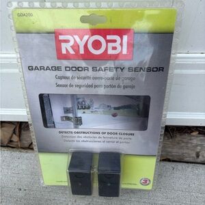 ⭐️ NEW ⭐️ Ryobi Garage Door Safety Sensor GDA200